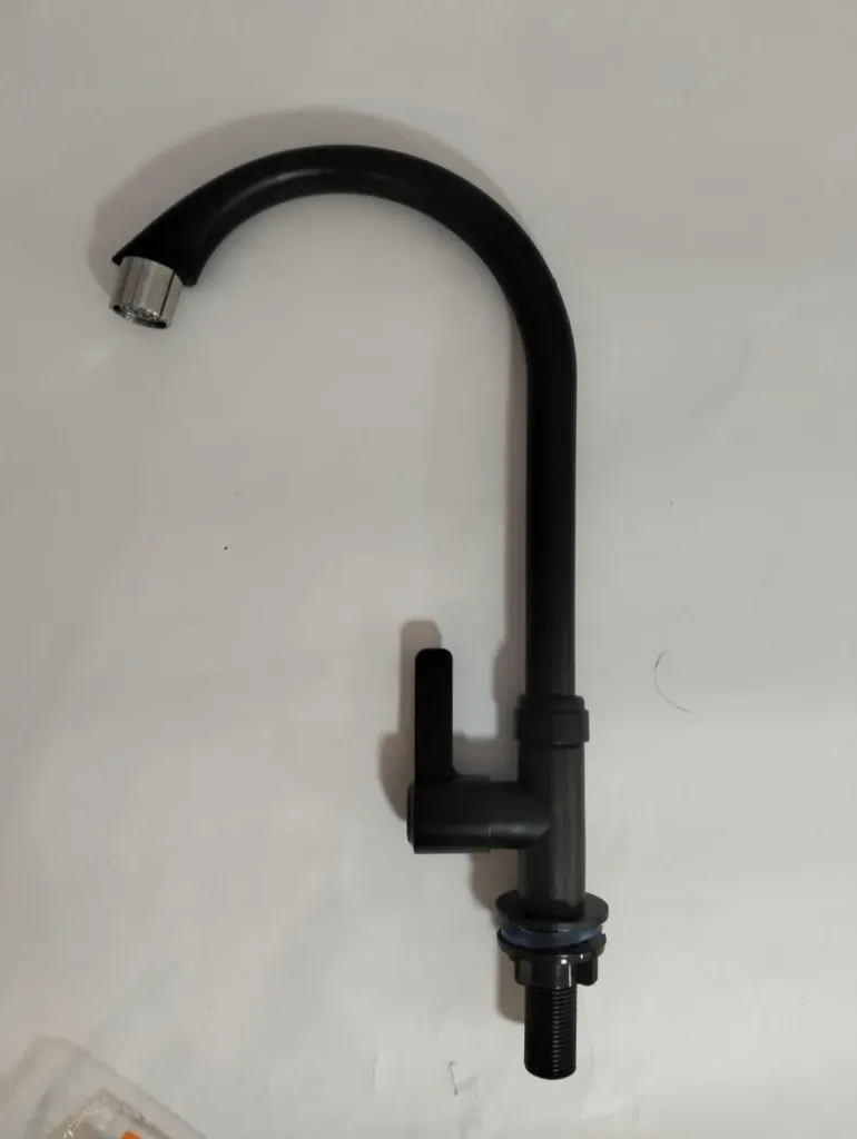 Llave agua fria negra con palanca abs